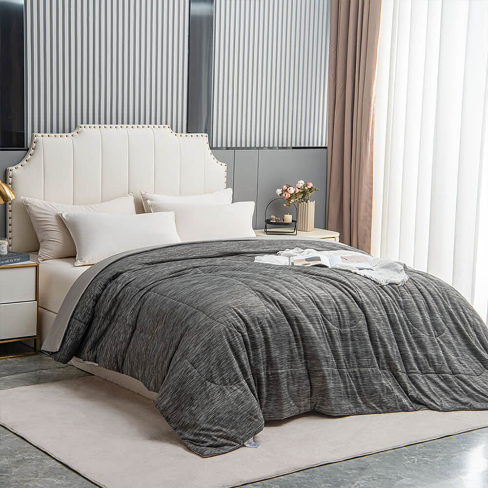 Skin-Friendly Breathable Lightweight Cooling Comforter for Deep Sleep