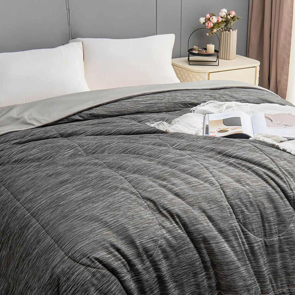 Skin-Friendly Breathable Lightweight Cooling Comforter for Deep Sleep