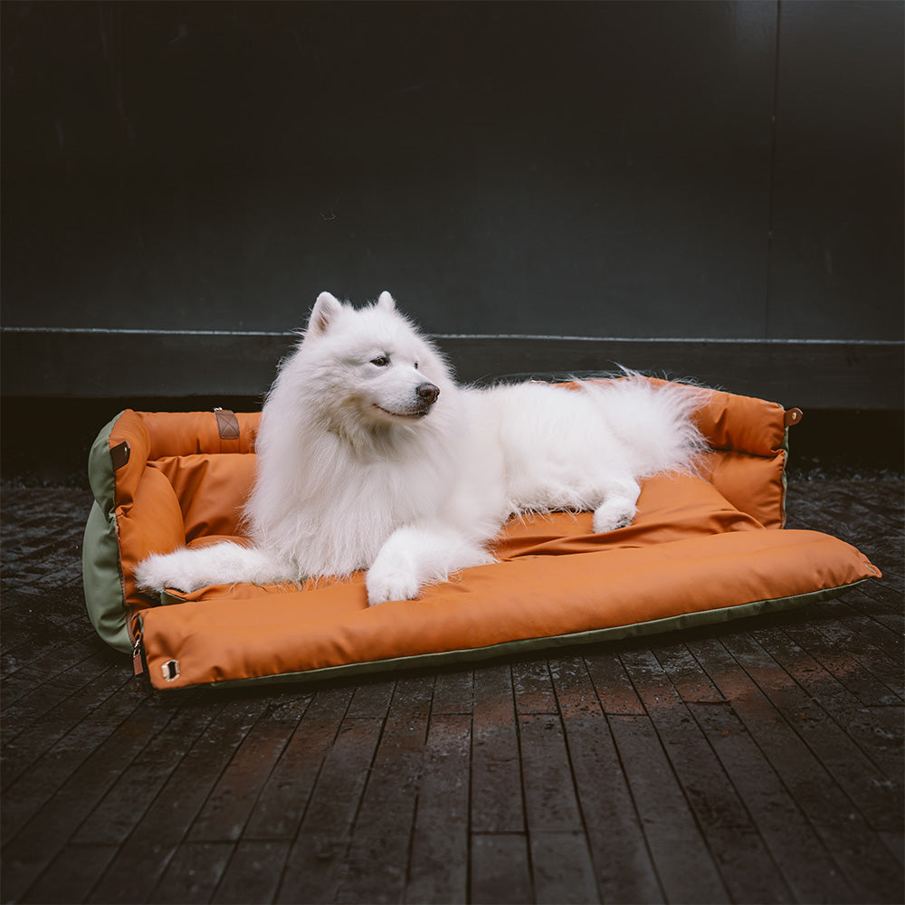 Grand lit rehausseur de siège d'auto pour chien en simili cuir de luxe - Urban Voyager