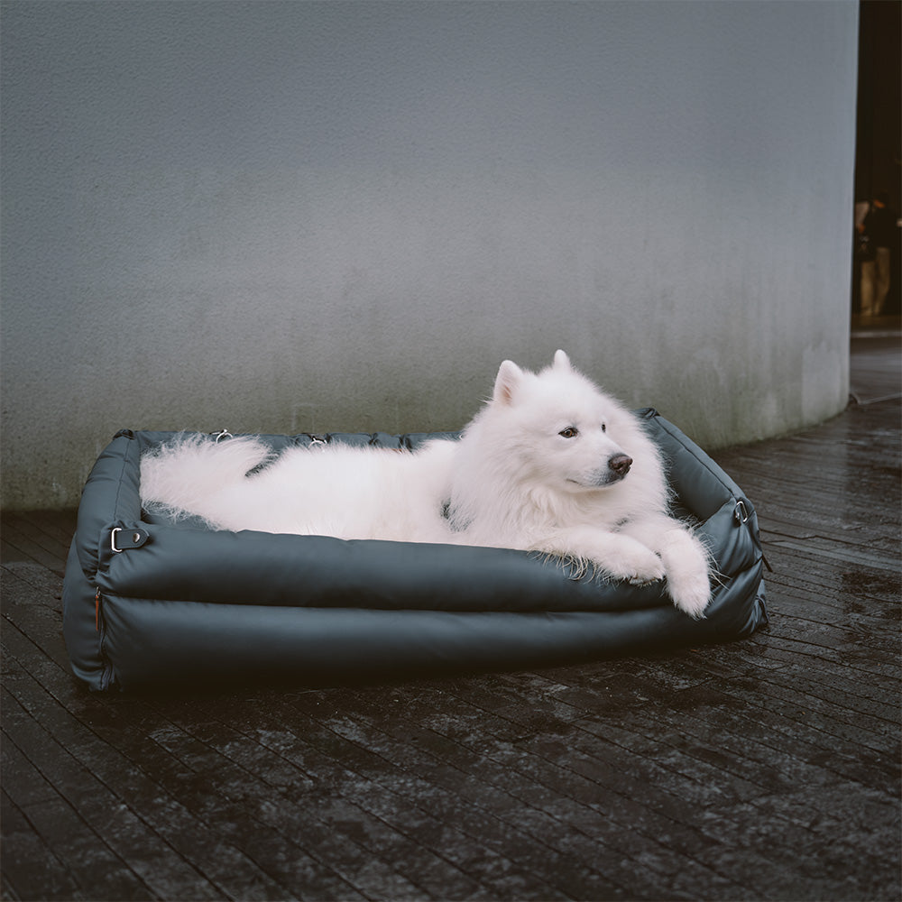 Grand lit rehausseur de siège d'auto pour chien en simili cuir de luxe - Urban Voyager