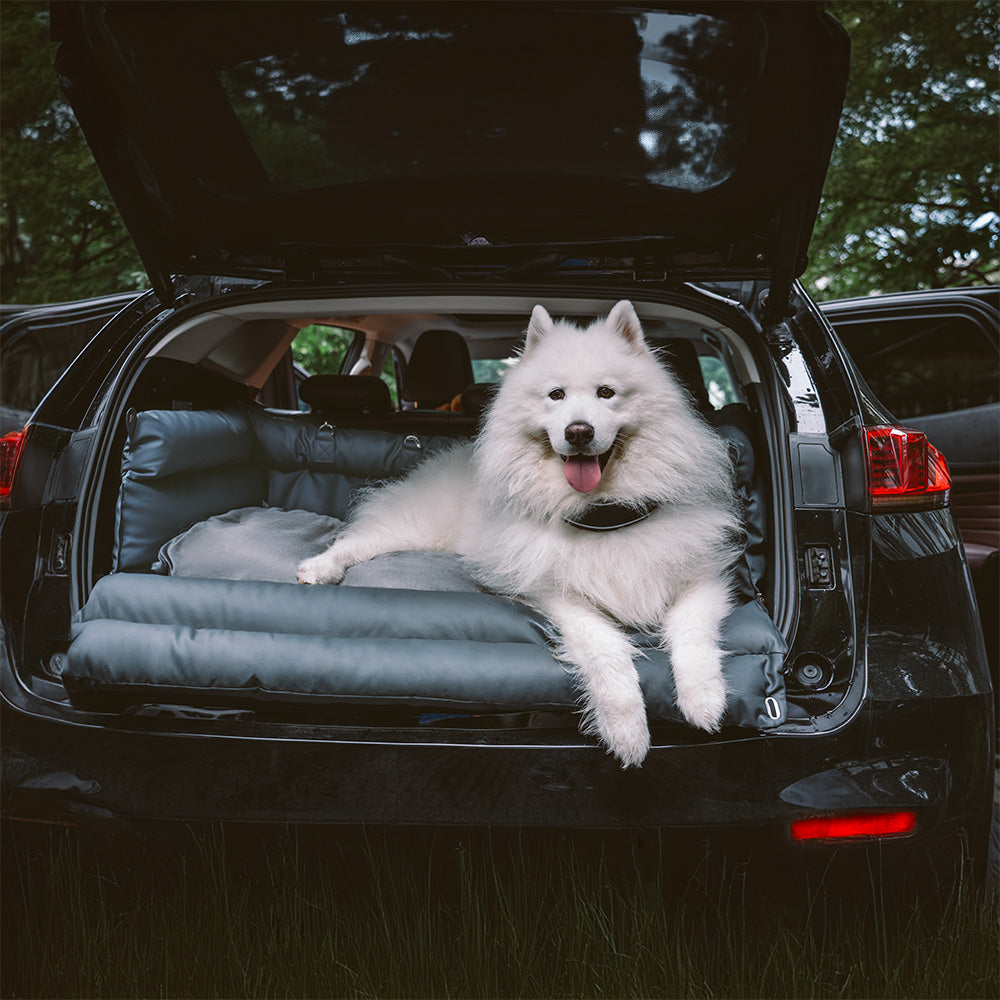 Grand lit rehausseur de siège d'auto pour chien en simili cuir de luxe - Urban Voyager