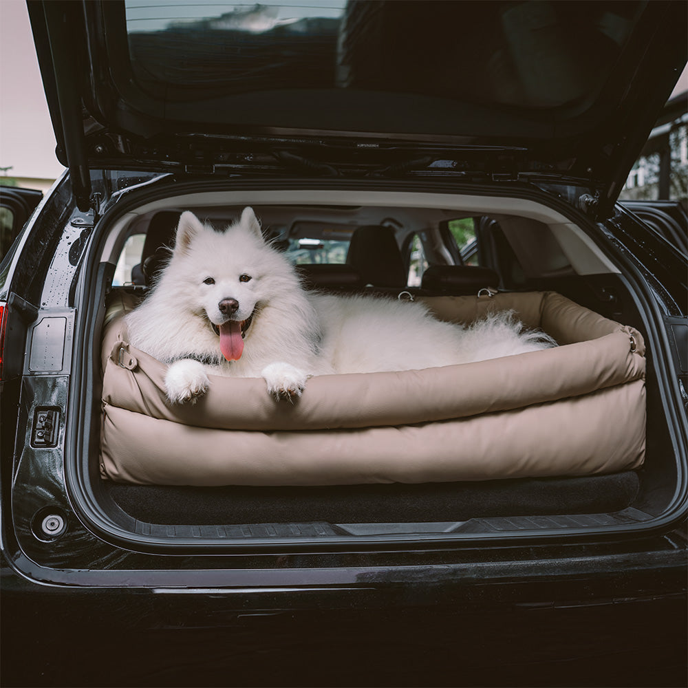 Grand lit rehausseur de siège d'auto pour chien en simili cuir de luxe - Urban Voyager