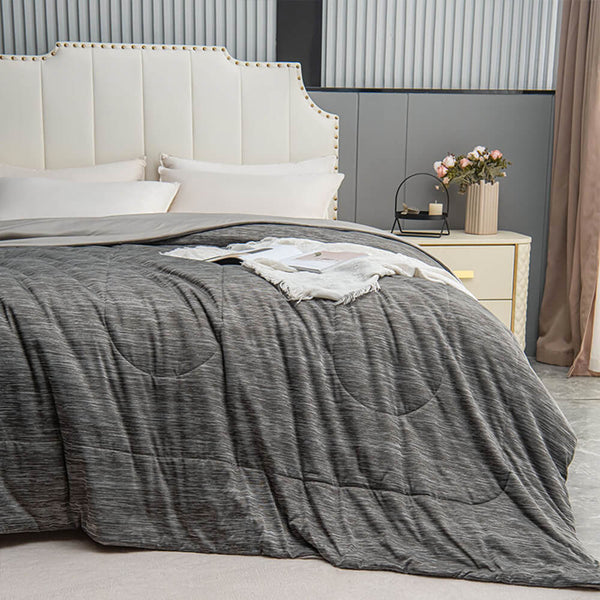 Skin-Friendly Breathable Lightweight Cooling Comforter for Deep Sleep